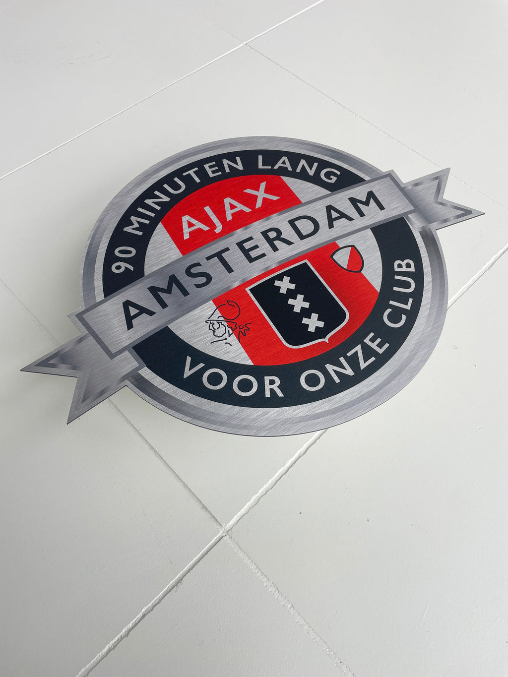 Reclamebord Embleem Ajax 90 minuten lang (zwart) aluminium