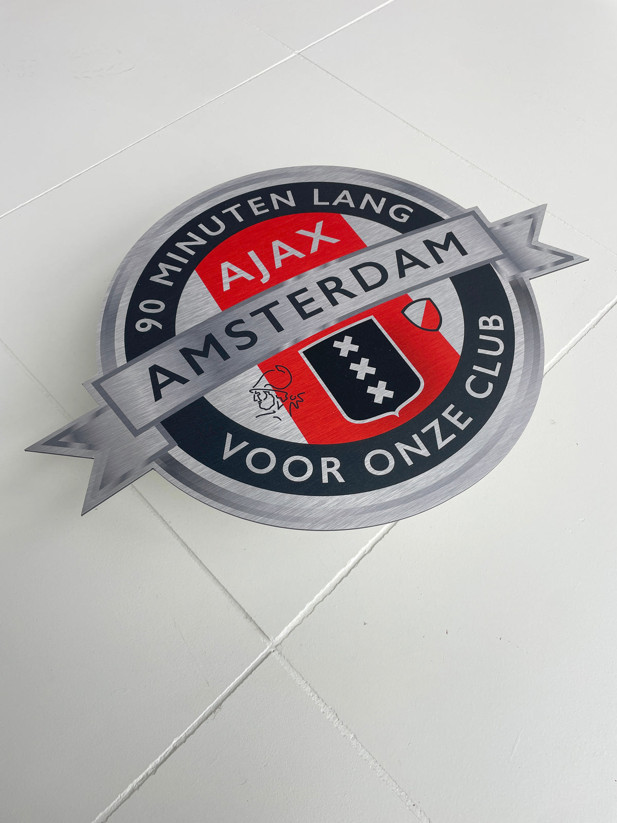 Reclamebord Embleem Ajax 90 minuten lang (zwart) aluminium