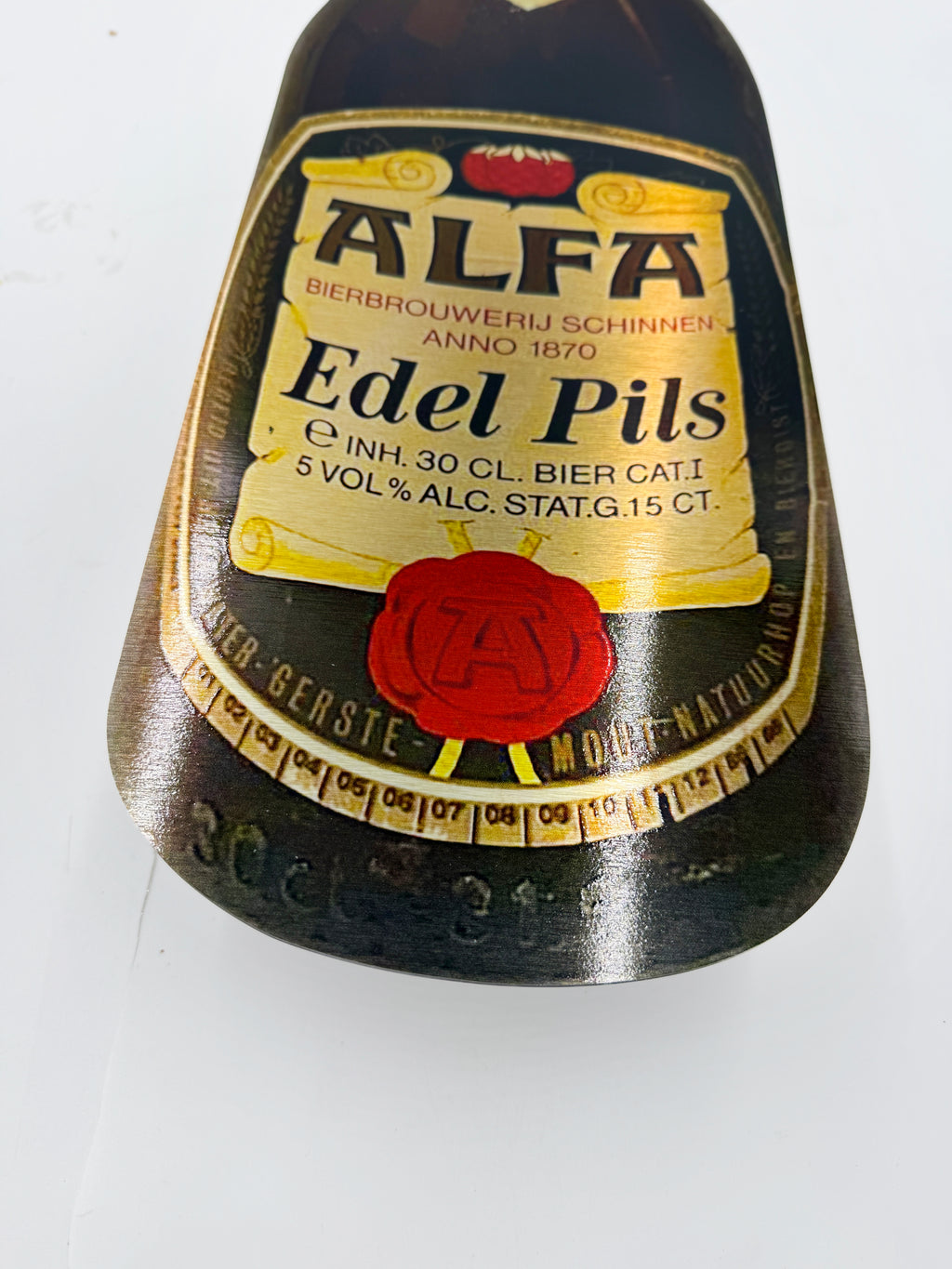 Reclamebord fles Alfa edel pils in vorm bierfles groot, 20x70cm
