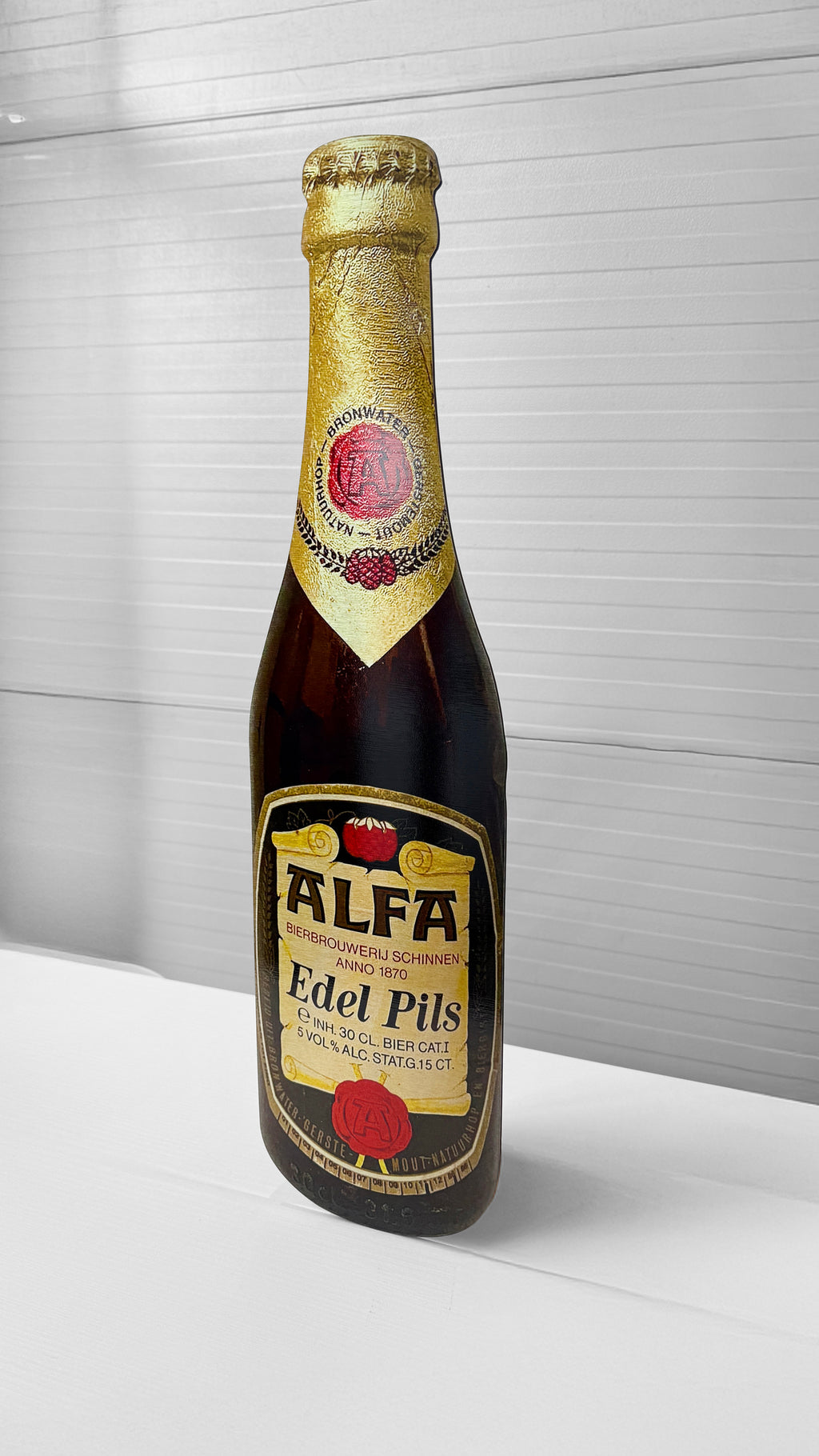 Reclamebord fles Alfa edel pils in vorm bierfles groot, 20x70cm