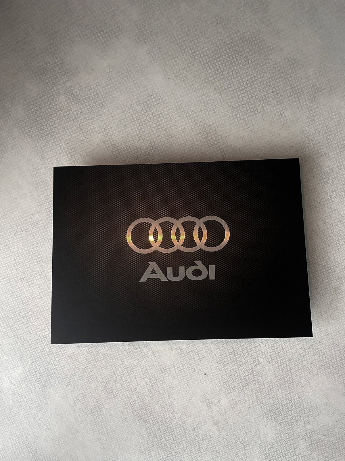 Reclamebord Audi logo, aluminium, carbonlook, 57x40cm