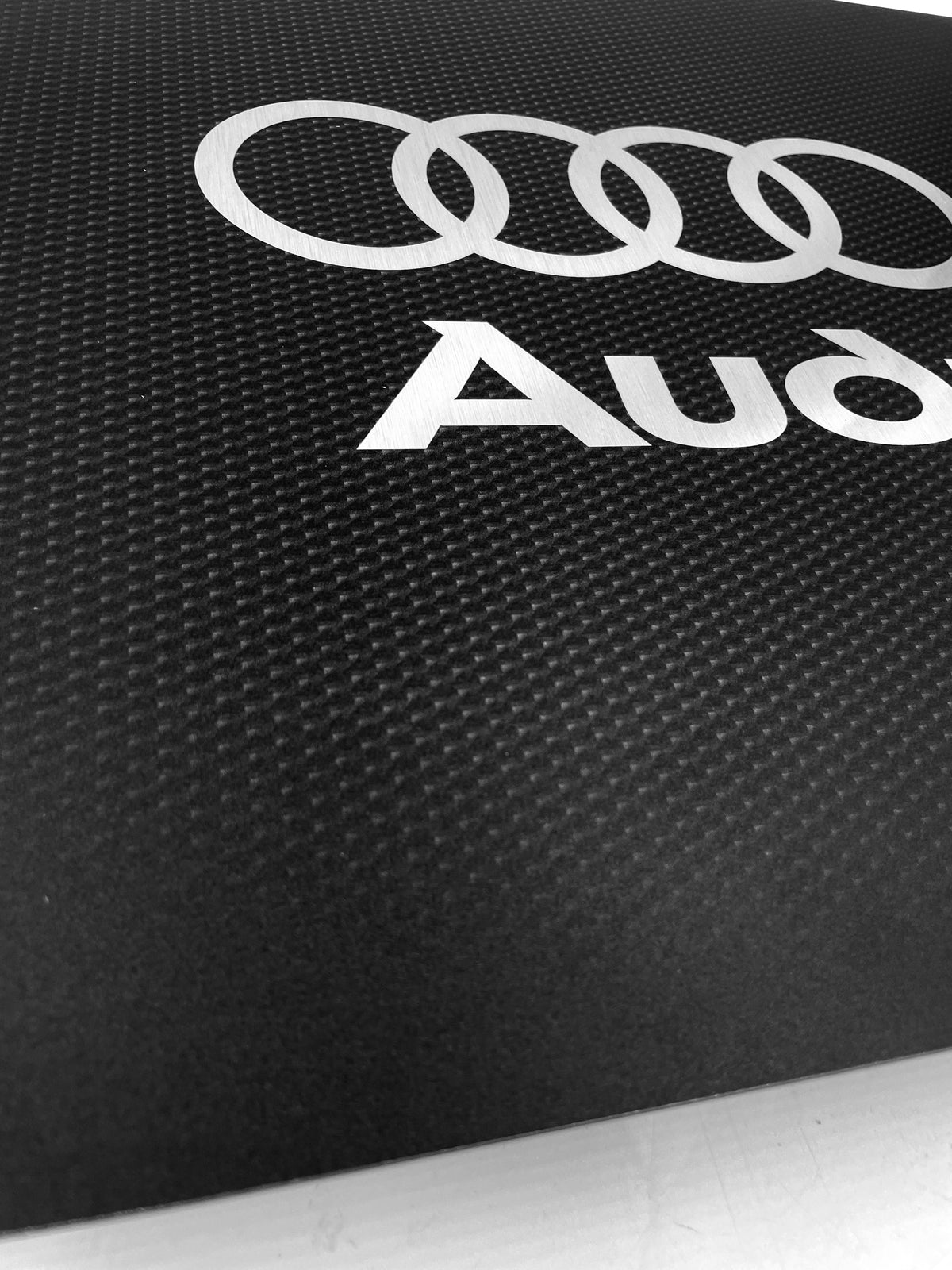 Reclamebord Audi logo, aluminium, carbonlook, 57x40cm