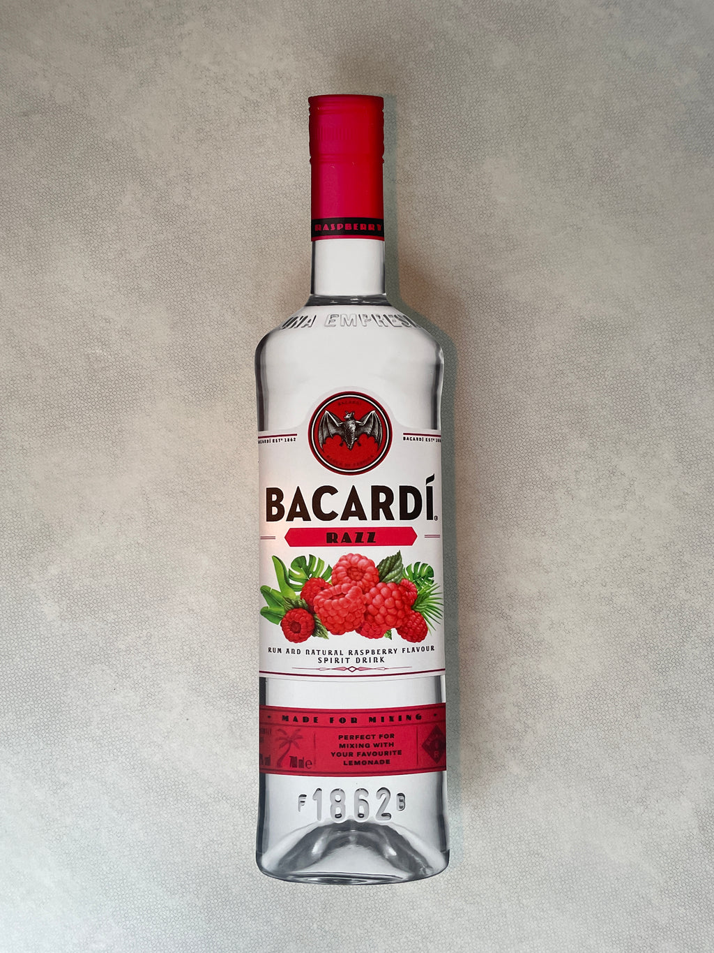 Reclamebord Bacardi Razz fles groot, 70cm hoog, aluminium
