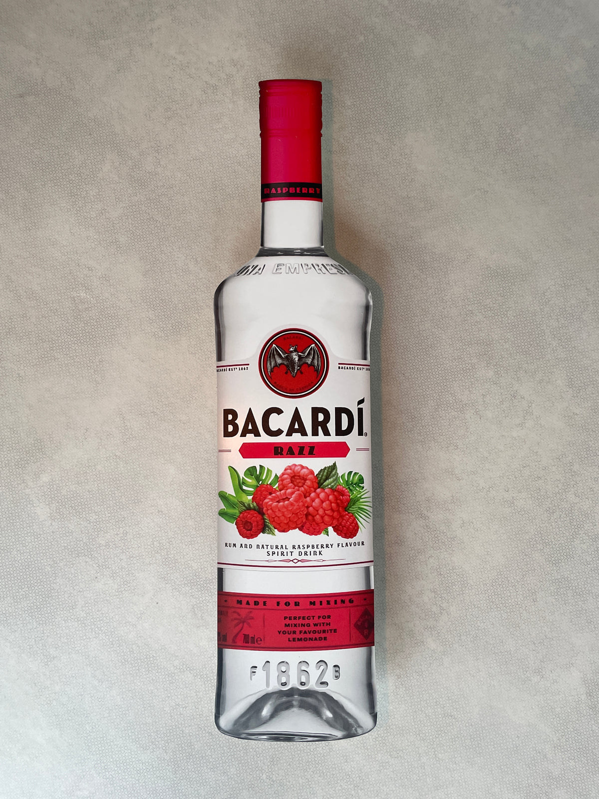 Reclamebord Bacardi Razz fles groot, 70cm hoog, aluminium