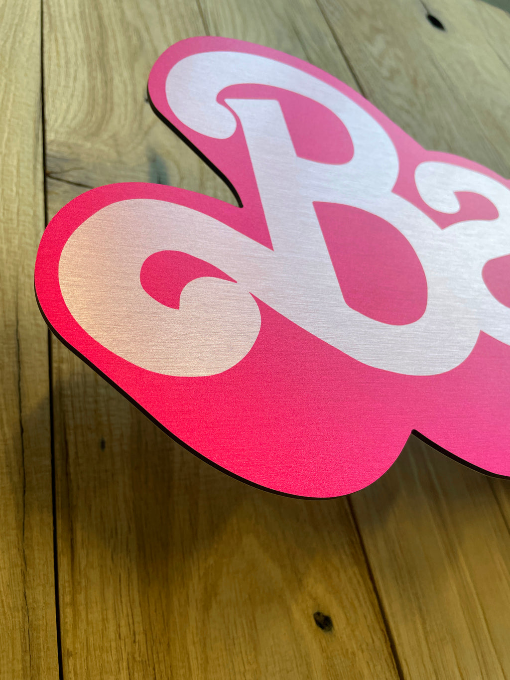Reclamebord Barbie logo, aluminium, afmeting 57x23 cm