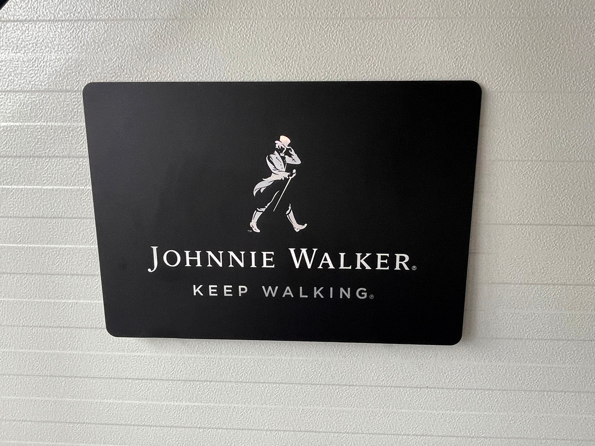 Reclamebord Johnnie Walker logo whisky / whiskey 40x57cm