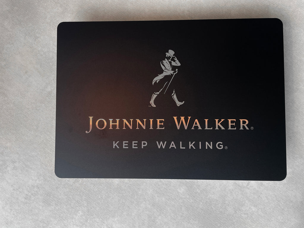Reclamebord Johnnie Walker logo whisky / whiskey 40x57cm