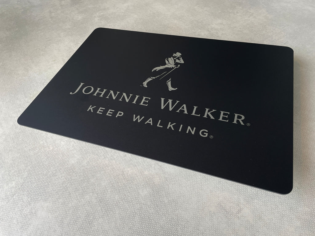 Reclamebord Johnnie Walker logo whisky / whiskey 40x57cm