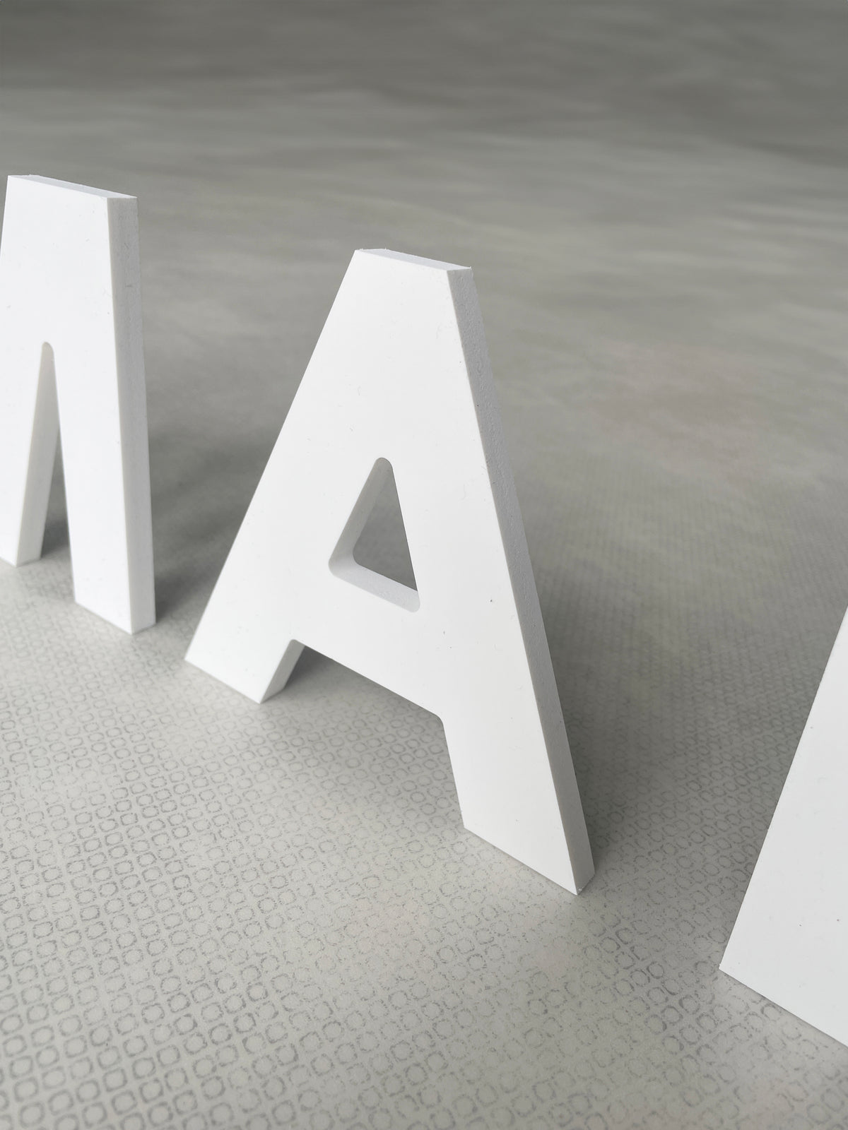 Mancave letters, losse letters voor aan de muur, 100x14cm