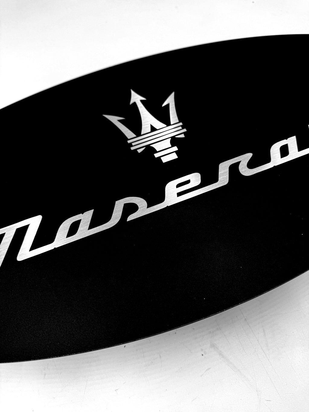 Reclamebord Maserati logo zwart,aluminium, 40x57 cm