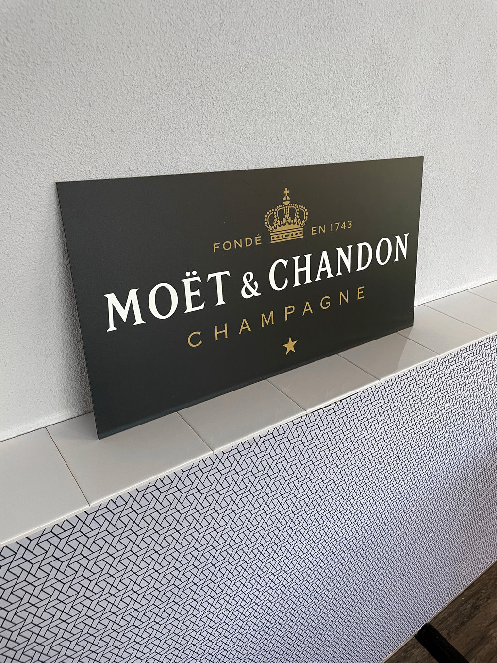 Reclamebord Moët & Chandon Champagne logo, aluminium, 59x29 cm