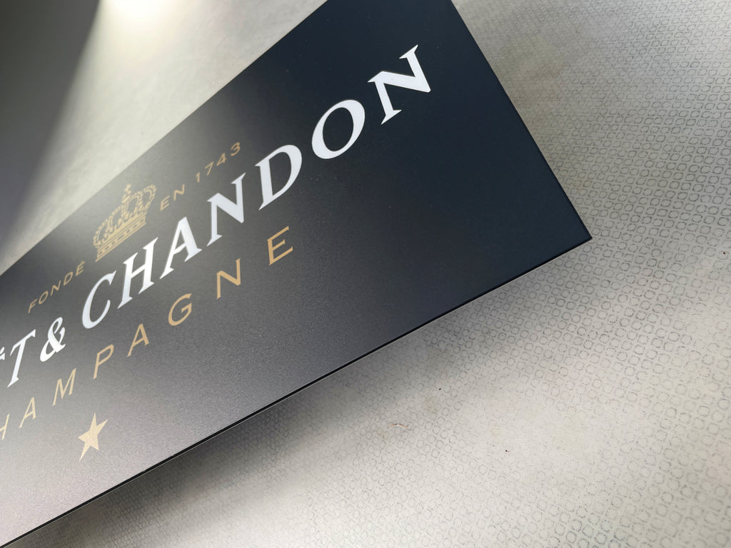 Reclamebord Moët & Chandon Champagne logo, aluminium, 59x29 cm