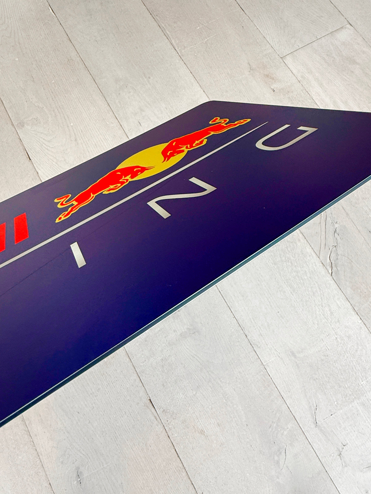 Reclamebord RedBull racing logo, aluminium, 57x29 cm