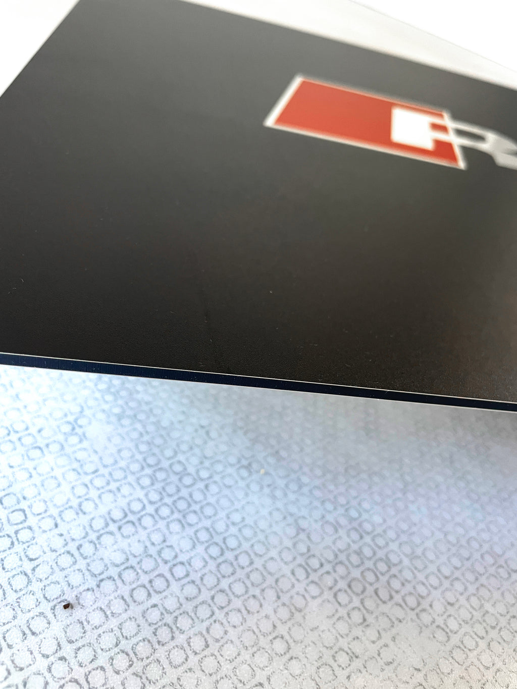 Reclamebord Audi RS4 logo embleem, groot 40x57cm aluminium