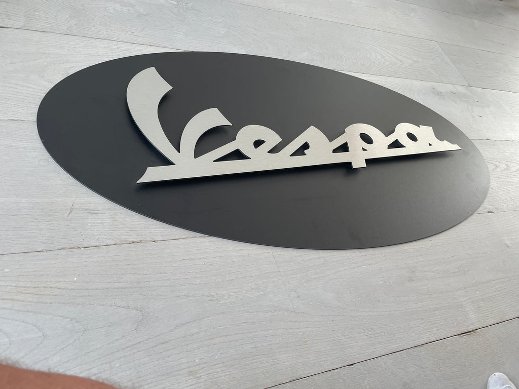 Reclamebord Vespa logo 3D relief, aluminium, 100x50 cm