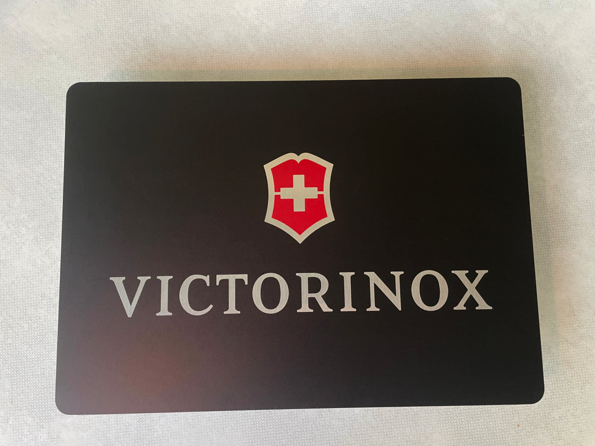 Reclamebord Victorinox zakmes glans logo, aluminium, 40x57cm