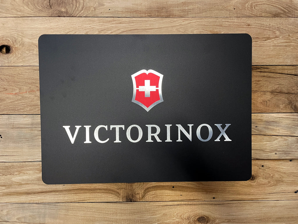 Reclamebord Victorinox zakmes glans logo, aluminium, 40x57cm